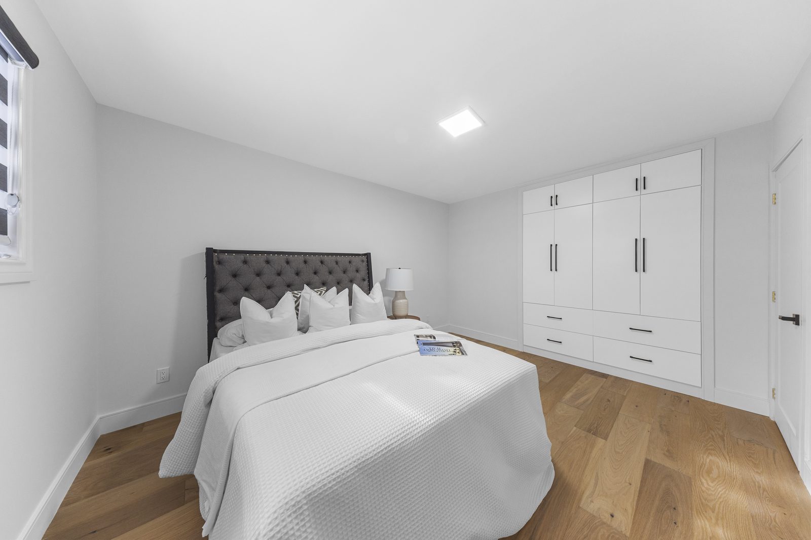 Bedroom with built-in wardrobe